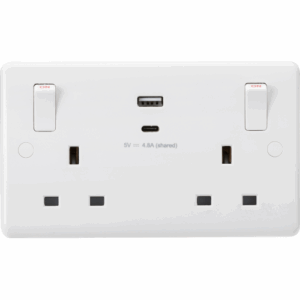 Knightsbridge White Curved Edge 13A 2G SP Switched Socket with Dual USB A+C (5V DC 4.8A shared) with Outboard Rockers