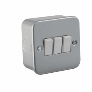 Knightsbridge Silver/Grey Metal Clad 10AX 3G 2-way Switch