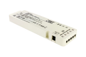 Integral Constant Voltage Multiport (7+1) Driver Sensor Dimmable 100W Max 12Vdc IP20 200-240V Input Eu Plug