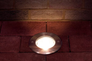 Integral Outdoor In Ground Uplight With H2O Stop IP67 1270Lm 20.5W 3000K Uplight 35? Stainless Steel