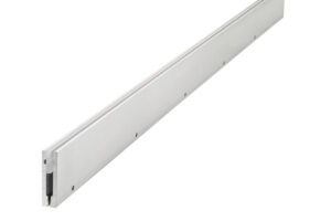 Integral Profile Recessed 2M Frosted Diffuser 6.1 X 25Mm Include 2 Endcaps And 22 Screws