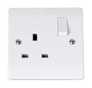 Click Curva 13A 1 Gang Switched Socket