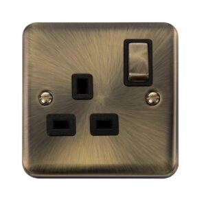 Click Deco Plus 13A Ingot 1 Gang Dp Switched Socket