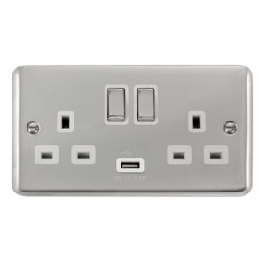 Click Deco Plus 13A Ingot 2 Gang Switched Sockets With 2.1A Usb Outlet (Twin Earth)