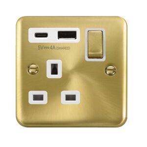 Click Deco Plus Ingot 13A 1 Gang Switched Safety Shutter Socket Outlet With Type A & C Usb (4A) Outlets Satin Brass White Inserts