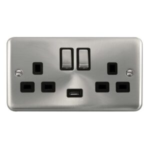 Click Deco Plus 13A Ingot 2 Gang Switched Sockets With 2.1A Usb Outlet (Twin Earth)