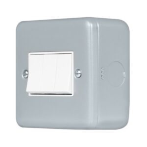 Click Metal Clad Pro 10Ax 3 Gang 2 Way Switch
