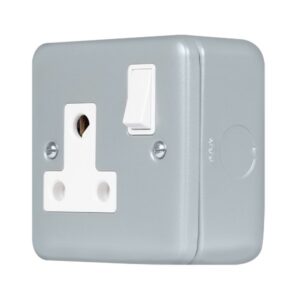 Click Metal Clad Pro 15A Round Pin Socket Outlet