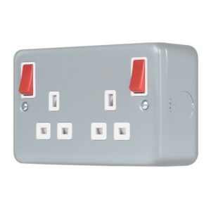 Click Metal Clad Pro 13A 2 Gang Double Pole Safety Shutter Outboard Switched Socket Outlet Red Rockers
