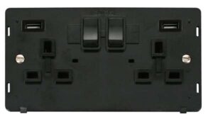 Click Definity 13A 2 Gang Switched Socket With Twin 2.1A Usb Outlets (4.2A) (Twin Earth) Insert