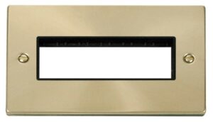 Click Deco 2 Gang Plate 6 In-Line Aperture Black