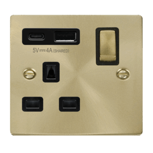 Click Deco Deco Ingot 13A 1 Gang Switched Safety Shutter Socket Outlet With Type A & C Usb (4A) Outlets Satin Brass Black Inserts