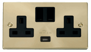 Click Deco 13A 2G Switched Socket With 2.1A Usb Outlet Black