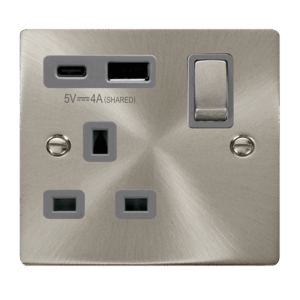 Click Deco Deco Ingot 13A 1 Gang Switched Safety Shutter Socket Outlet With Type A & C Usb (4A) Outlets Satin Chrome Grey Inserts