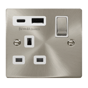 Click Deco Deco Ingot 13A 1 Gang Switched Safety Shutter Socket Outlet With Type A & C Usb (4A) Outlets Satin Chrome White Inserts