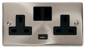 Click Deco 13A 2G Switched Socket With 2.1A Usb Outlet Black