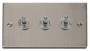 Click Deco 3 Gang 2 Way 10Ax Toggle Switch